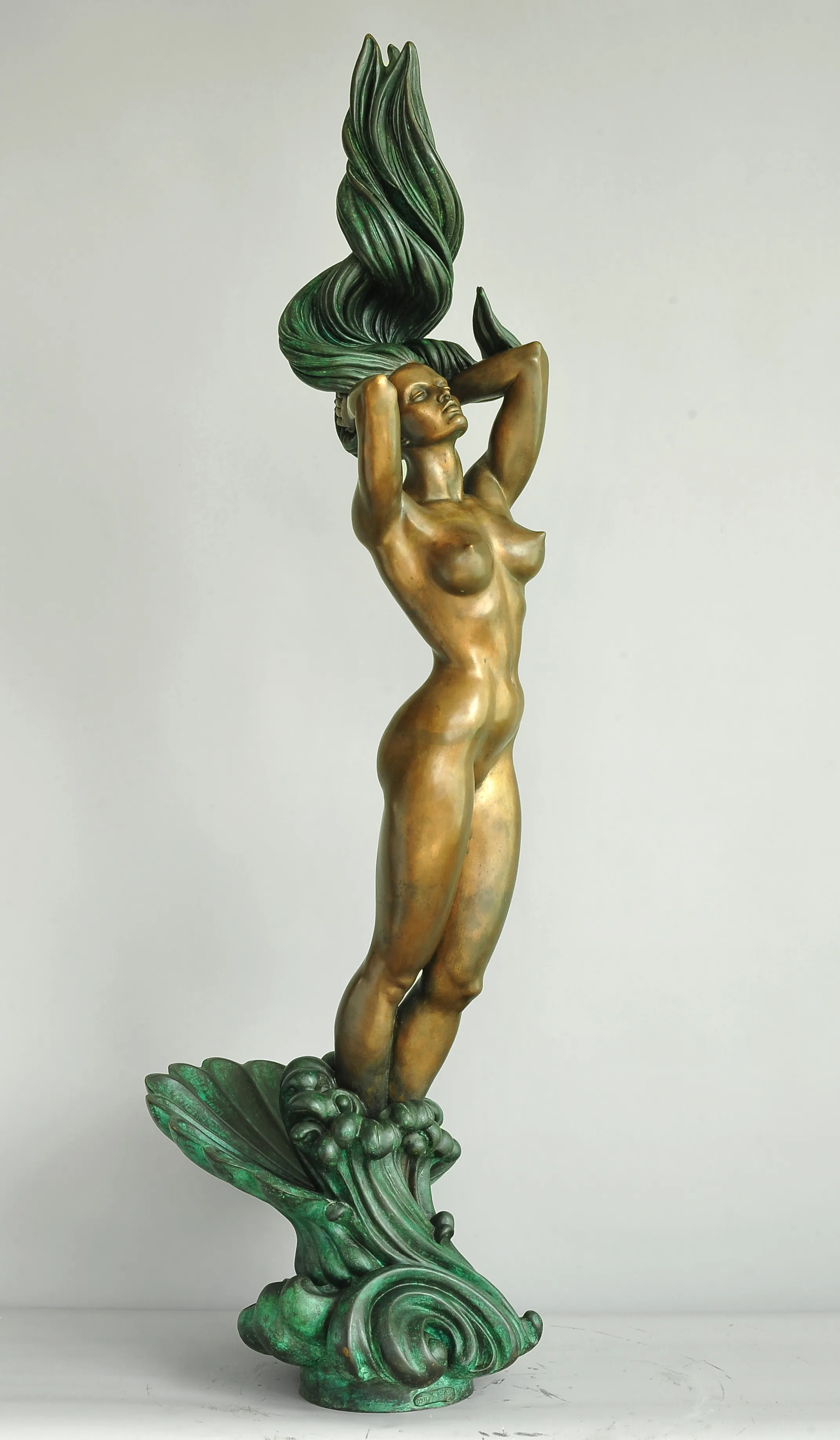 Aphrodite, bronze sculpture by Sergey Bondarenko — alternate angle 1