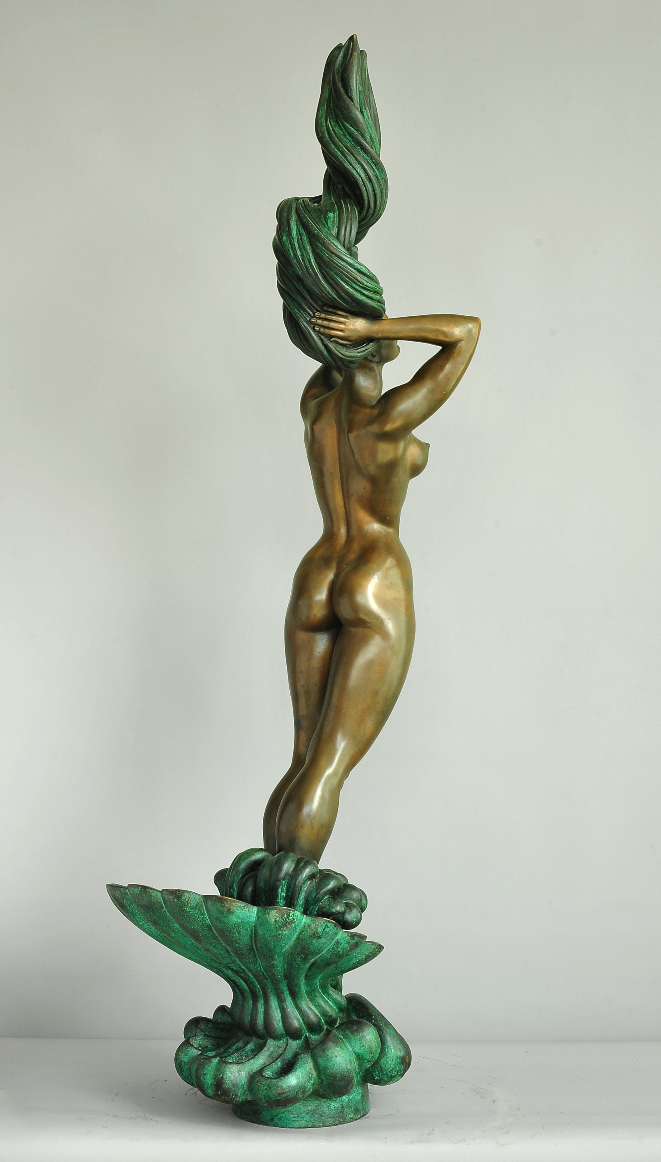Aphrodite, bronze sculpture by Sergey Bondarenko — alternate angle 2