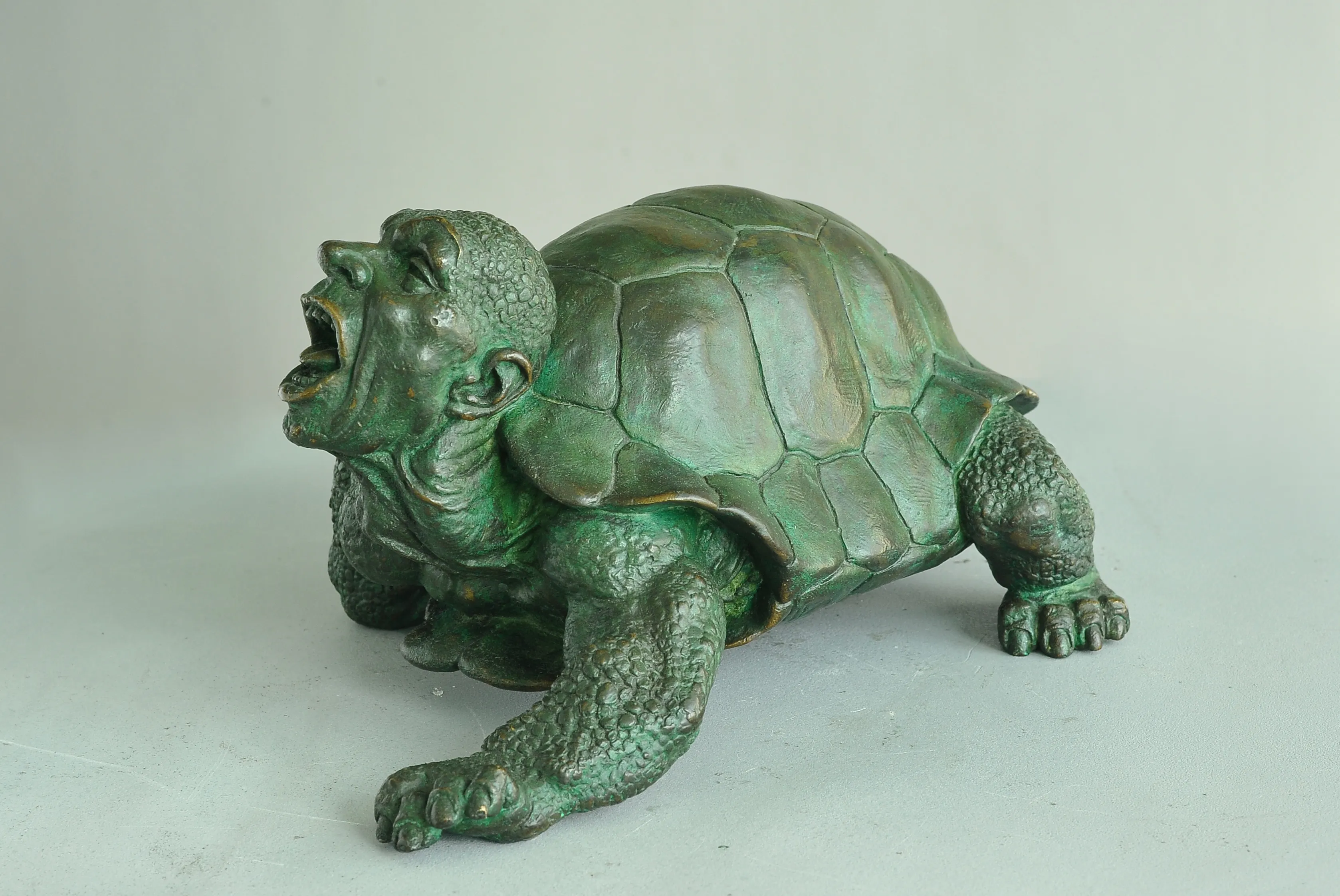 «Черепаха», бронзовая скульптура Сергея Бондаренко — дополнительный ракурс 3