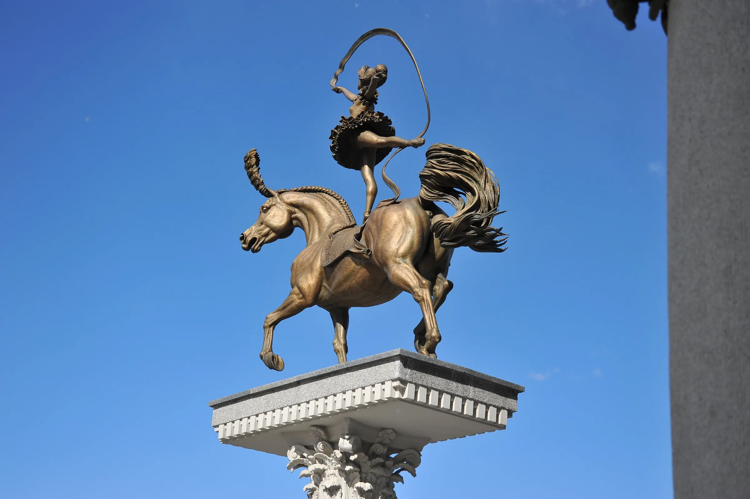 Circus Dancer, bronze monument by Sergey Bondarenko — installed in situ