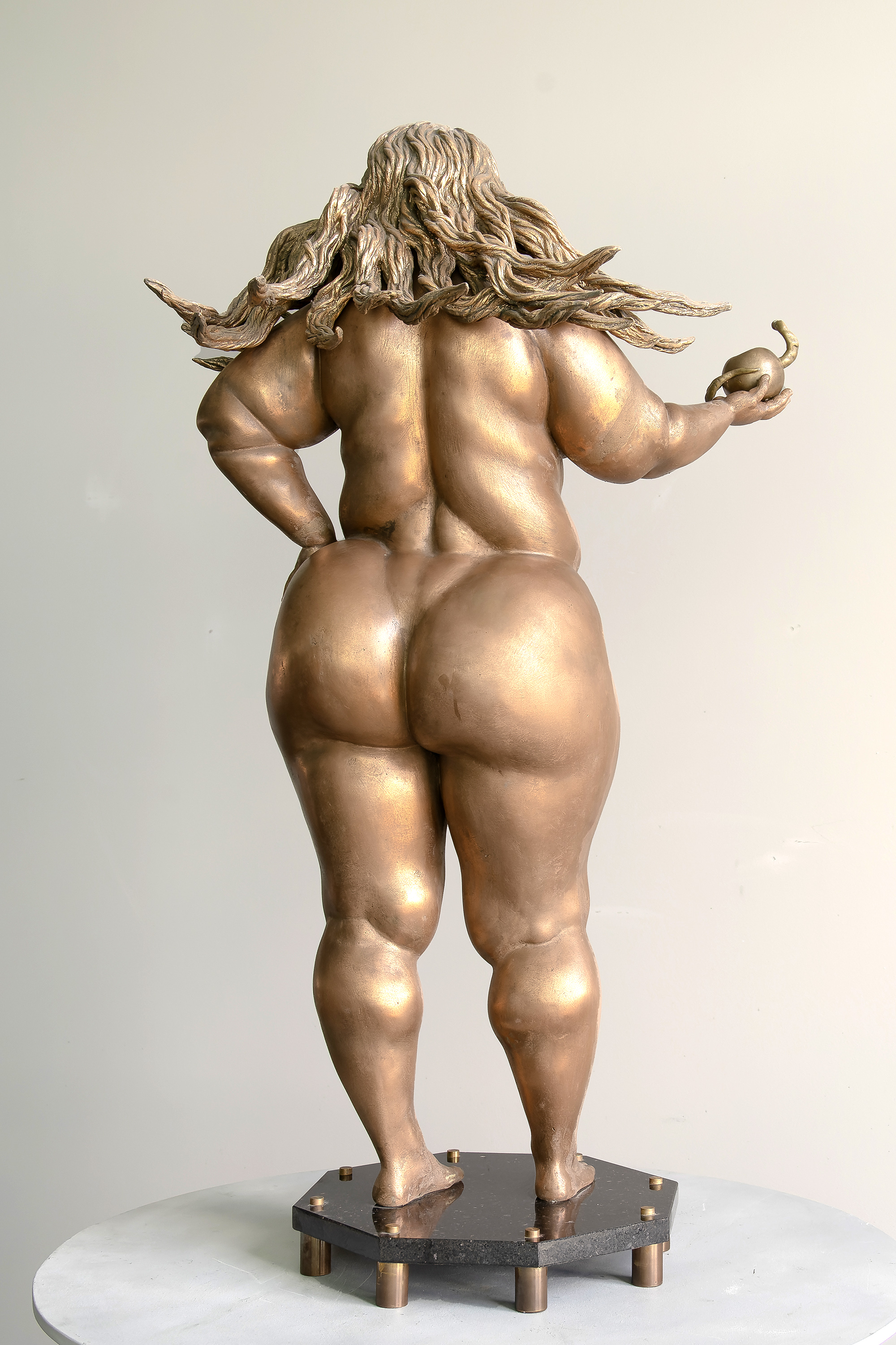 Eve, resin sculpture by Sergey Bondarenko — alternate angle 3
