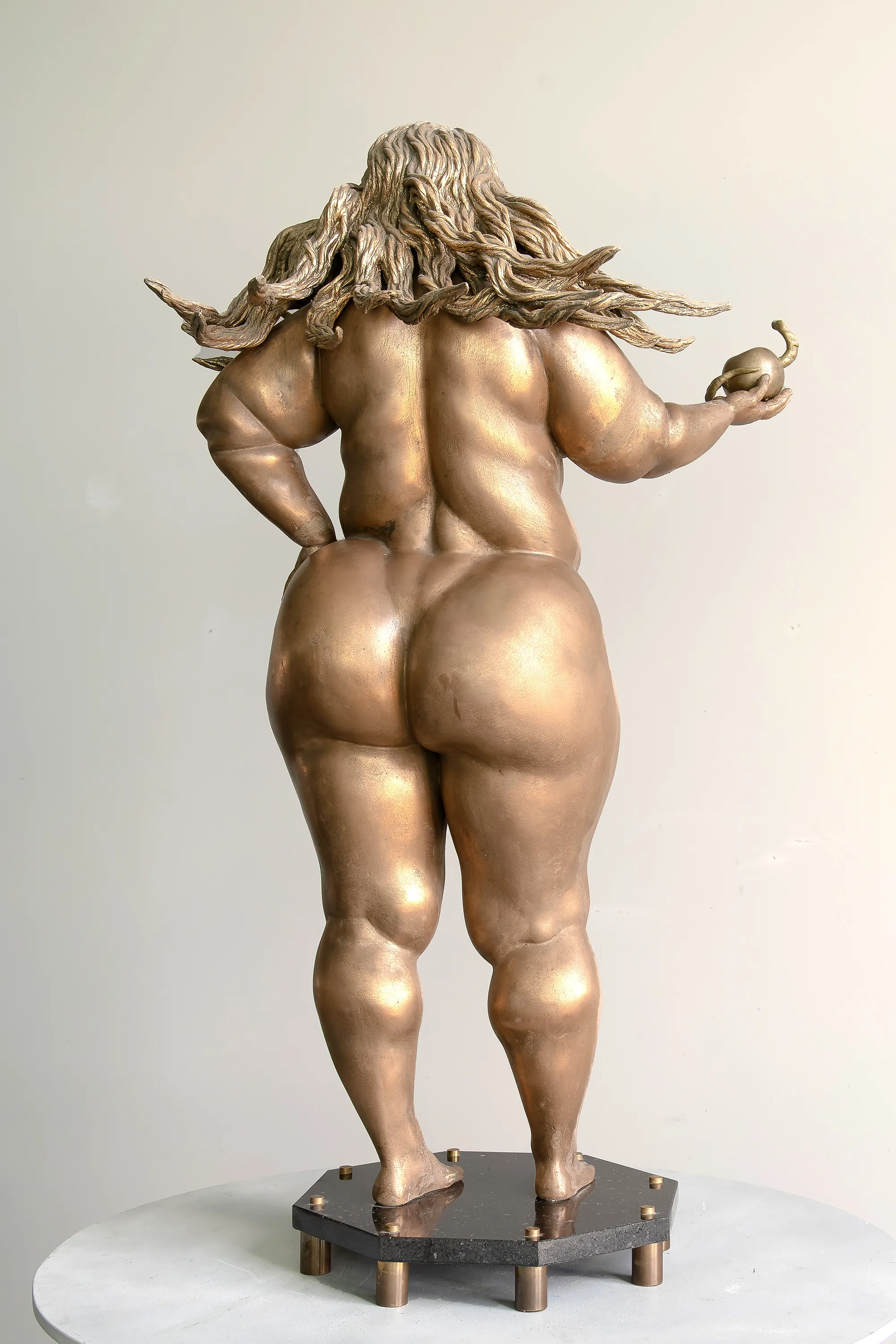 Eve, resin sculpture by Sergey Bondarenko — alternate angle 3