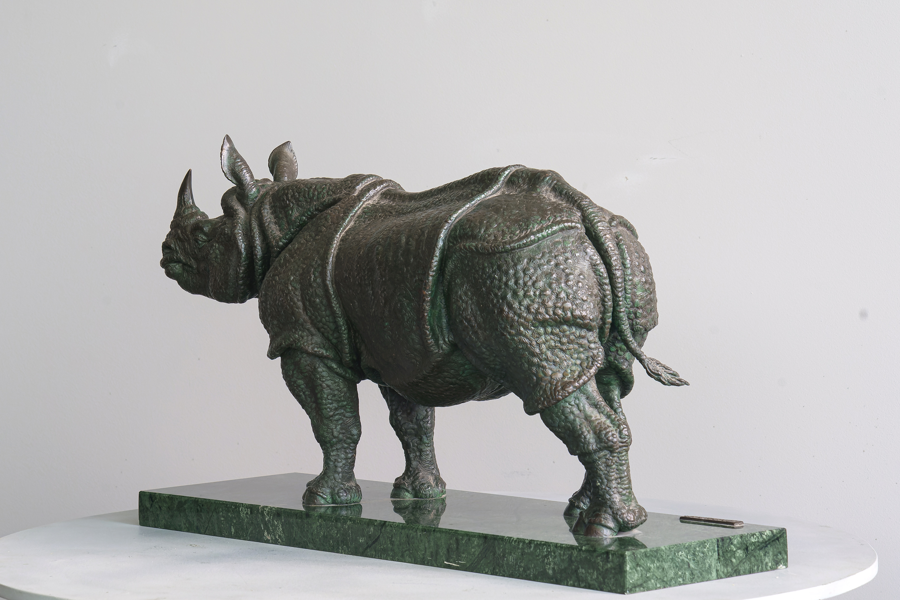 Indian rhinoceros, bronze sculpture by Sergey Bondarenko — alternate angle 2