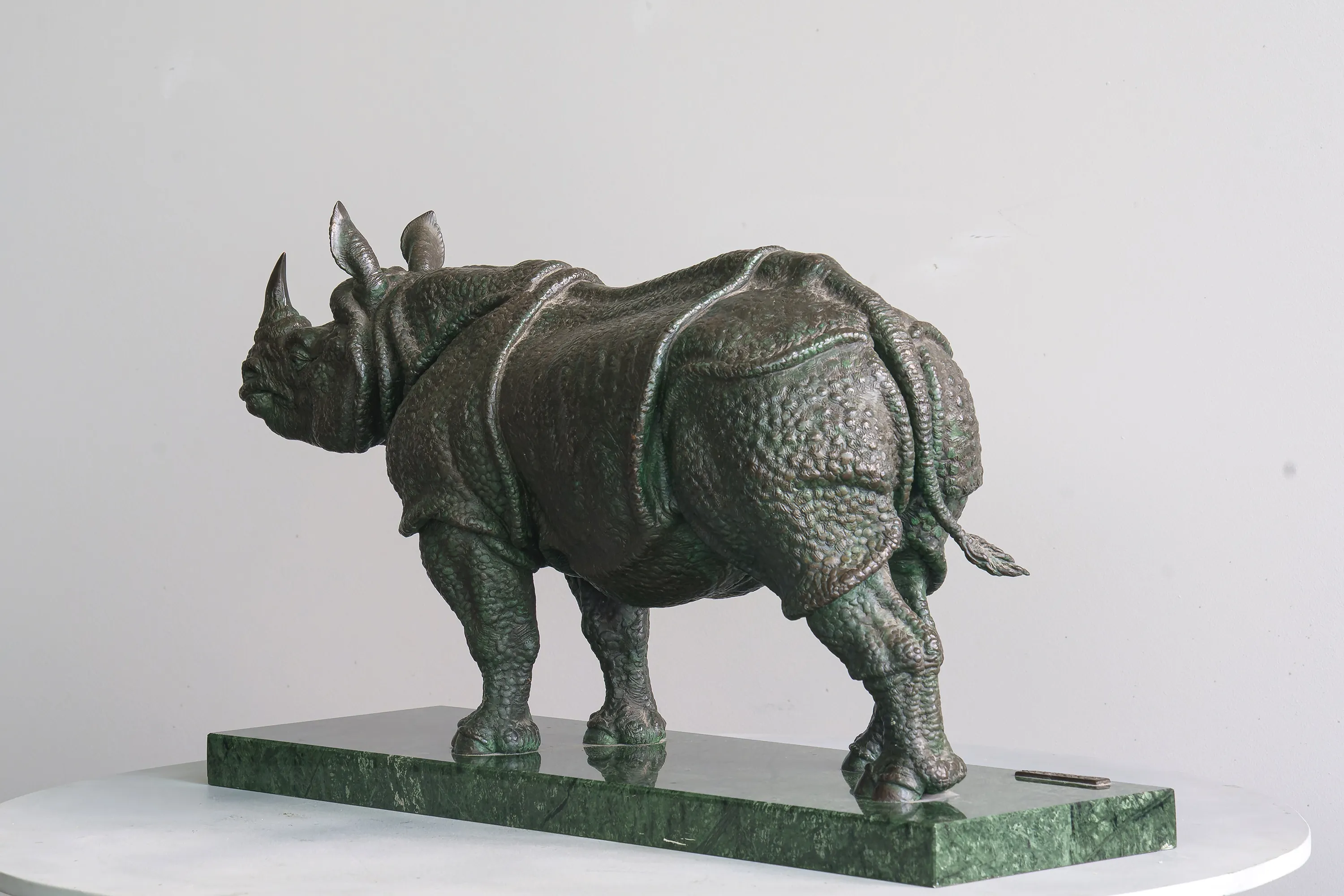 Indian rhinoceros, bronze sculpture by Sergey Bondarenko — alternate angle 2