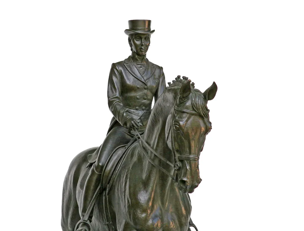 Inessa & Targim, bronze sculpture by Sergey Bondarenko — alternate angle 2