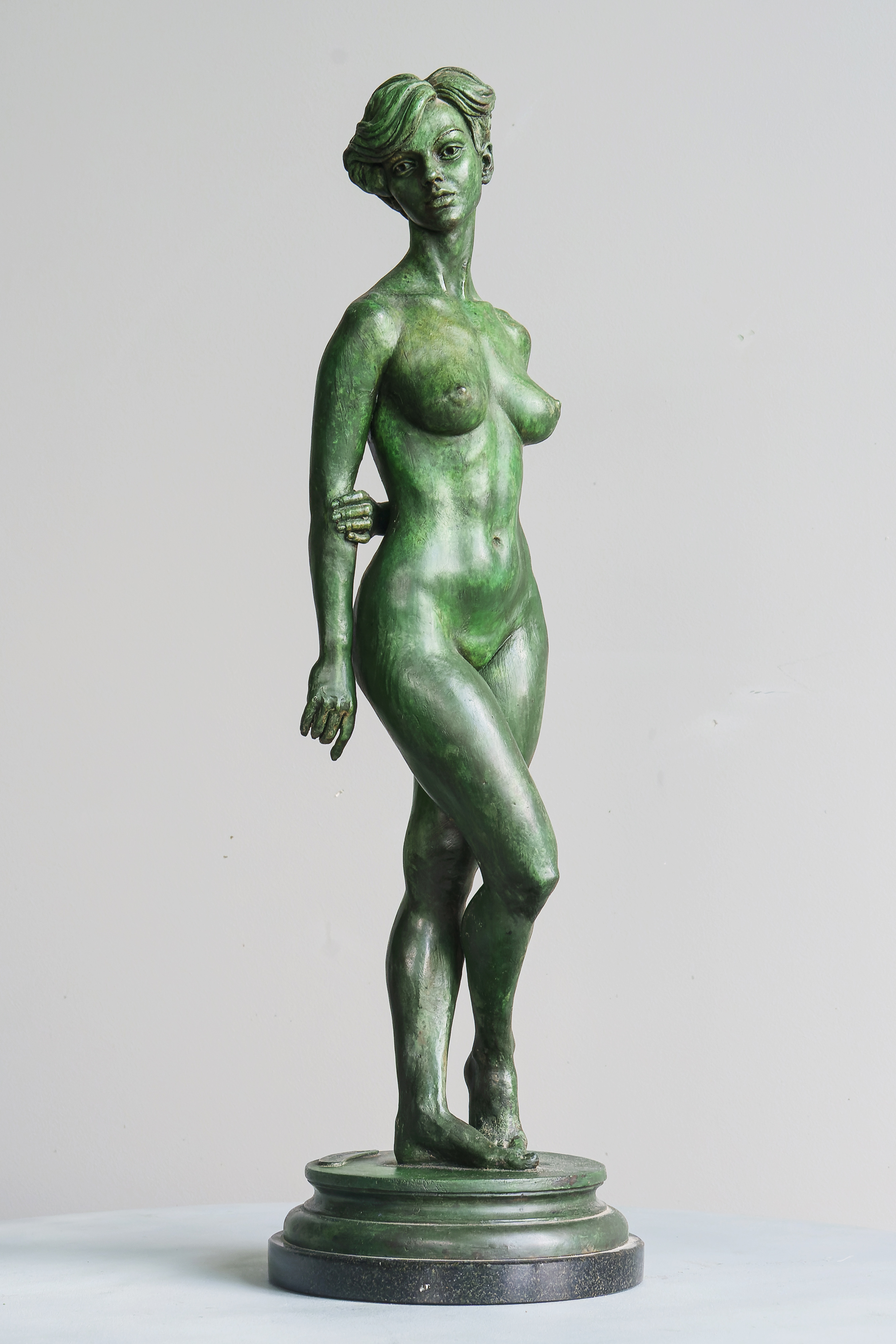 Irena, bronze sculpture by Sergey Bondarenko — front view