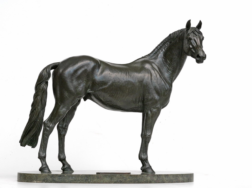 King Arthur, bronze sculpture by Sergey Bondarenko — alternate angle 1