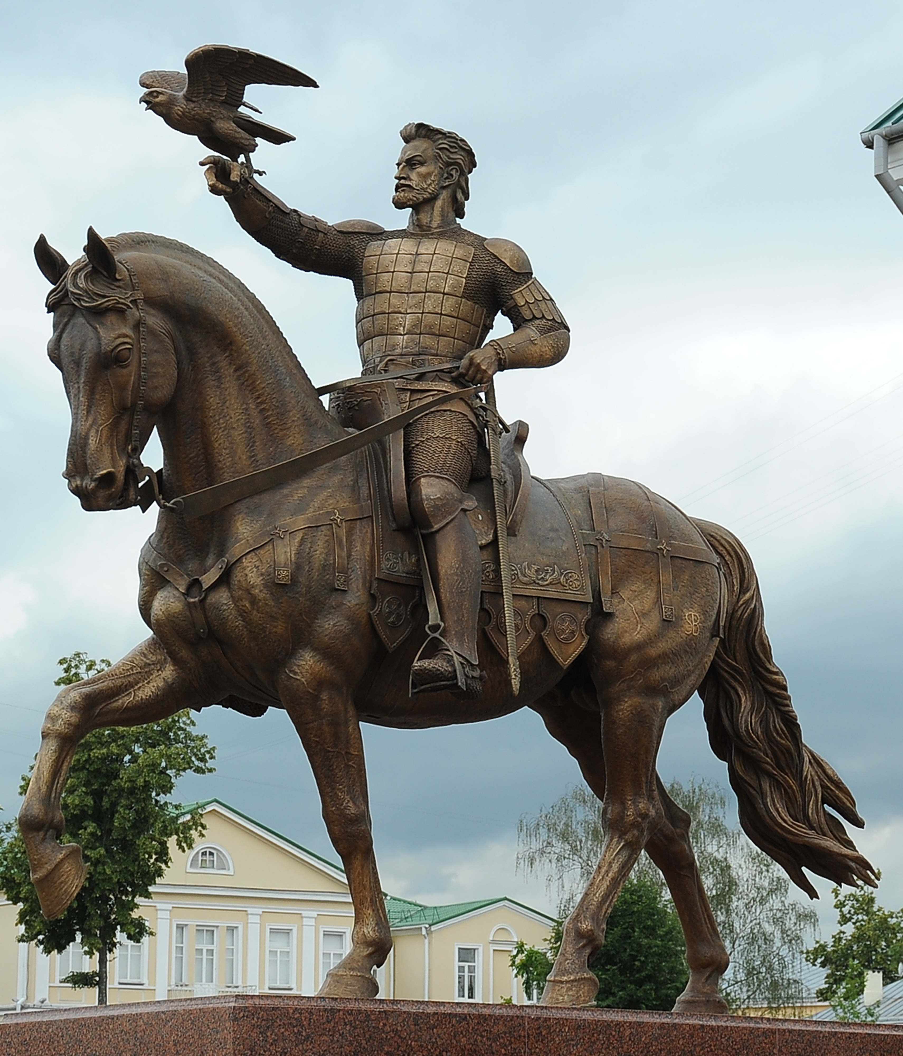 Olgerd, bronze monument by Sergey Bondarenko — installed in situ