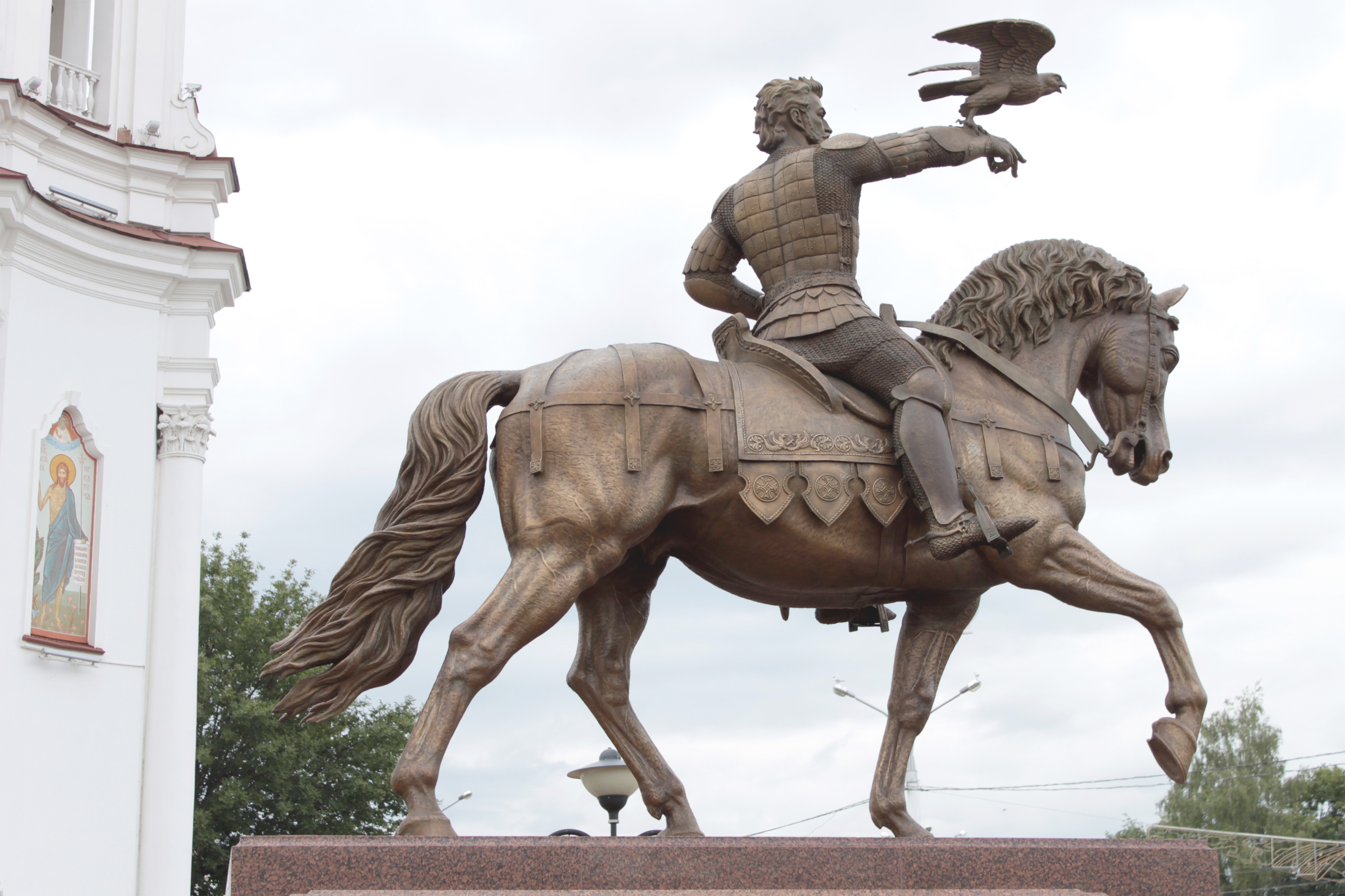 Olgerd, bronze monument by Sergey Bondarenko — installed in situ
