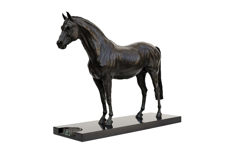 Kornjuwel, bronze sculpture by Sergey Bondarenko — alternate angle 2