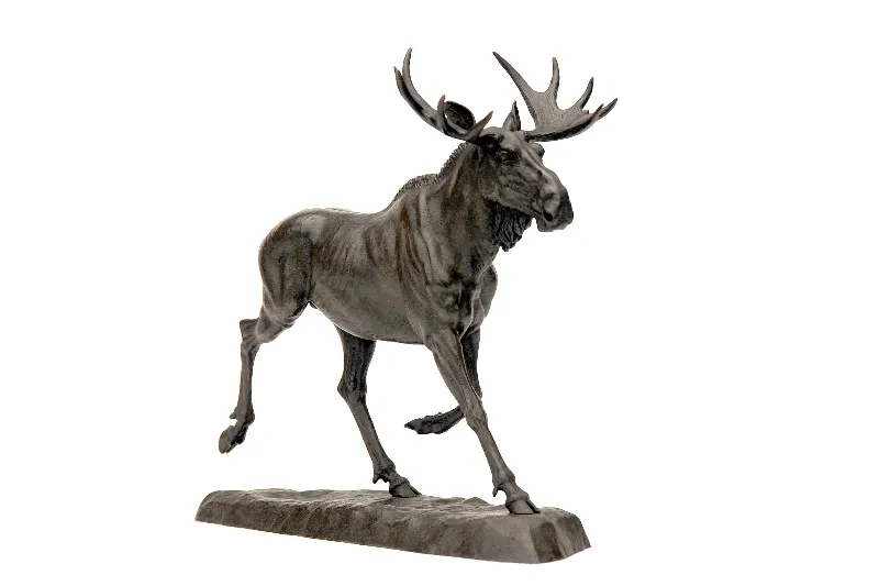 Moose, bronze sculpture by Sergey Bondarenko — alternate angle 2