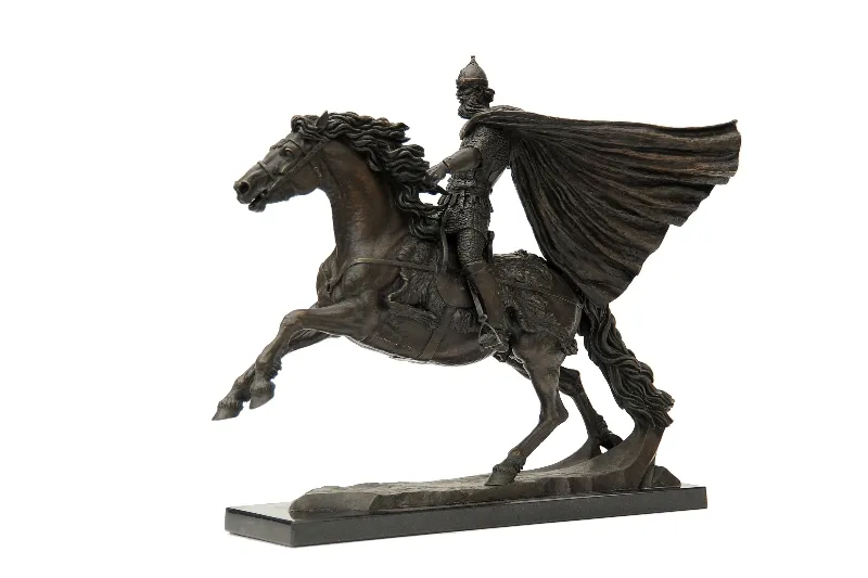 Mindovg, bronze sculpture by Sergey Bondarenko — alternate angle 1