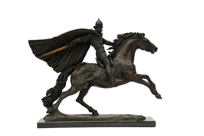 Mindovg, bronze sculpture by Sergey Bondarenko — alternate angle 3