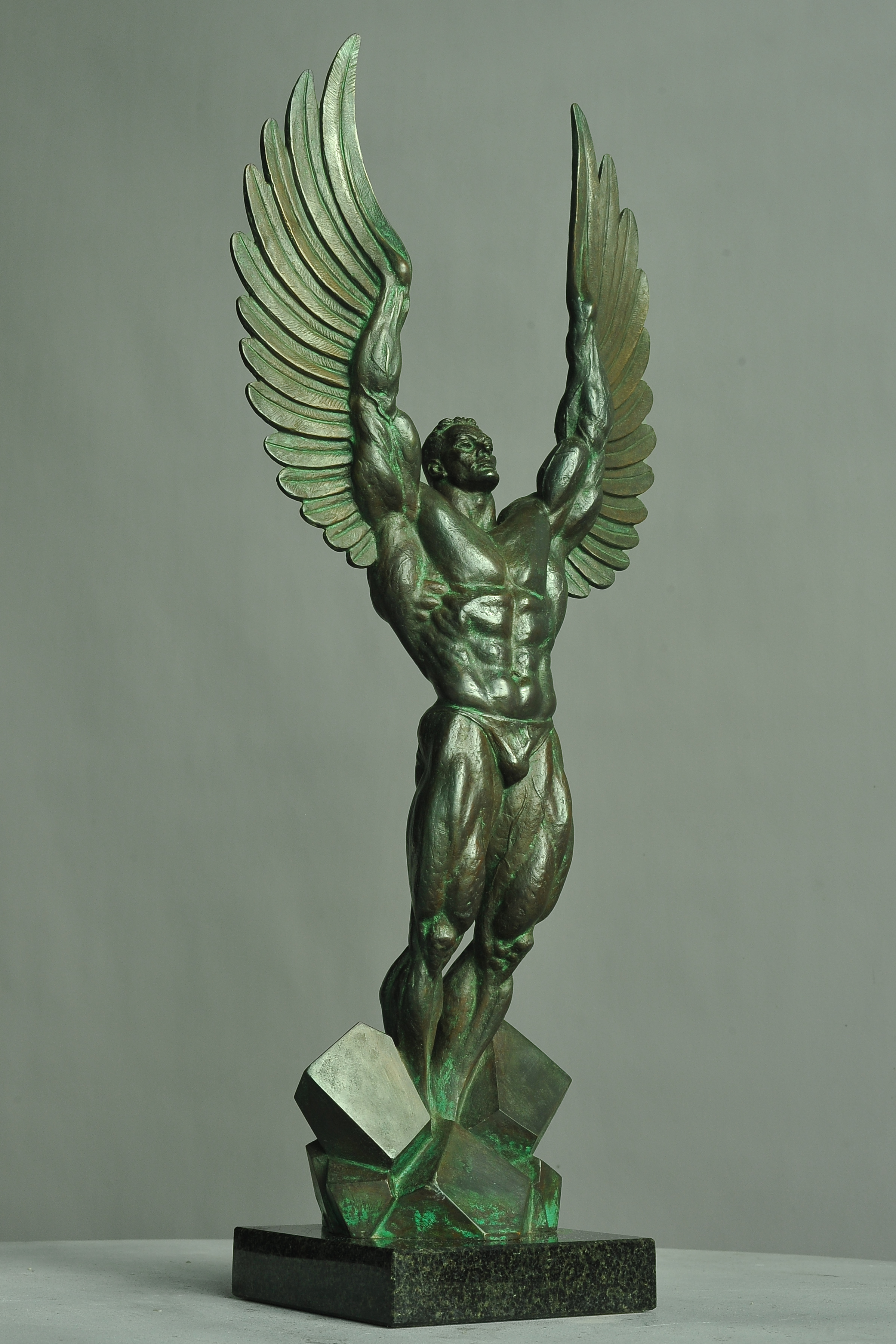 Winner,  bronze sculpture by Sergey Bondarenko — alternate angle 1
