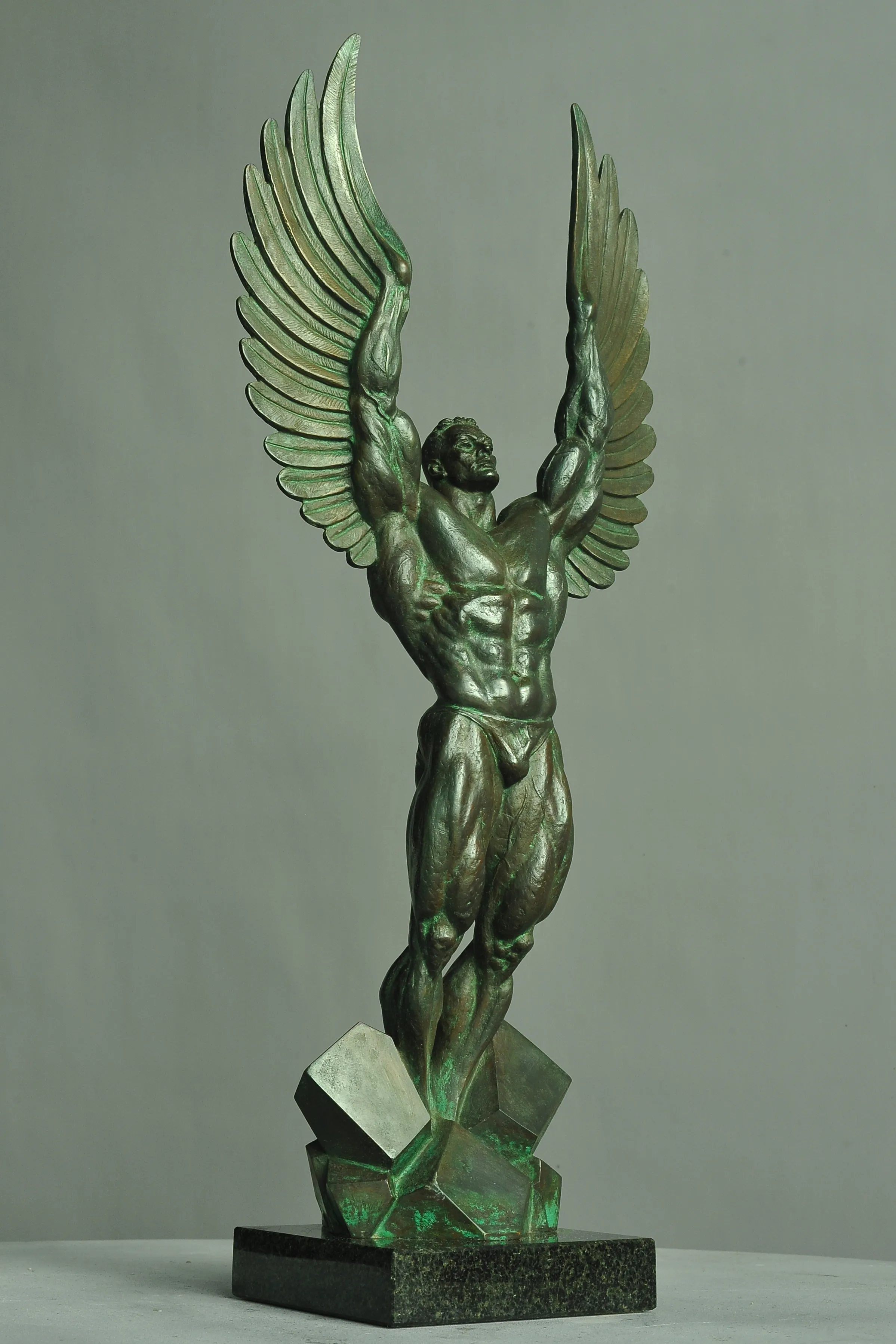 Winner,  bronze sculpture by Sergey Bondarenko — alternate angle 1