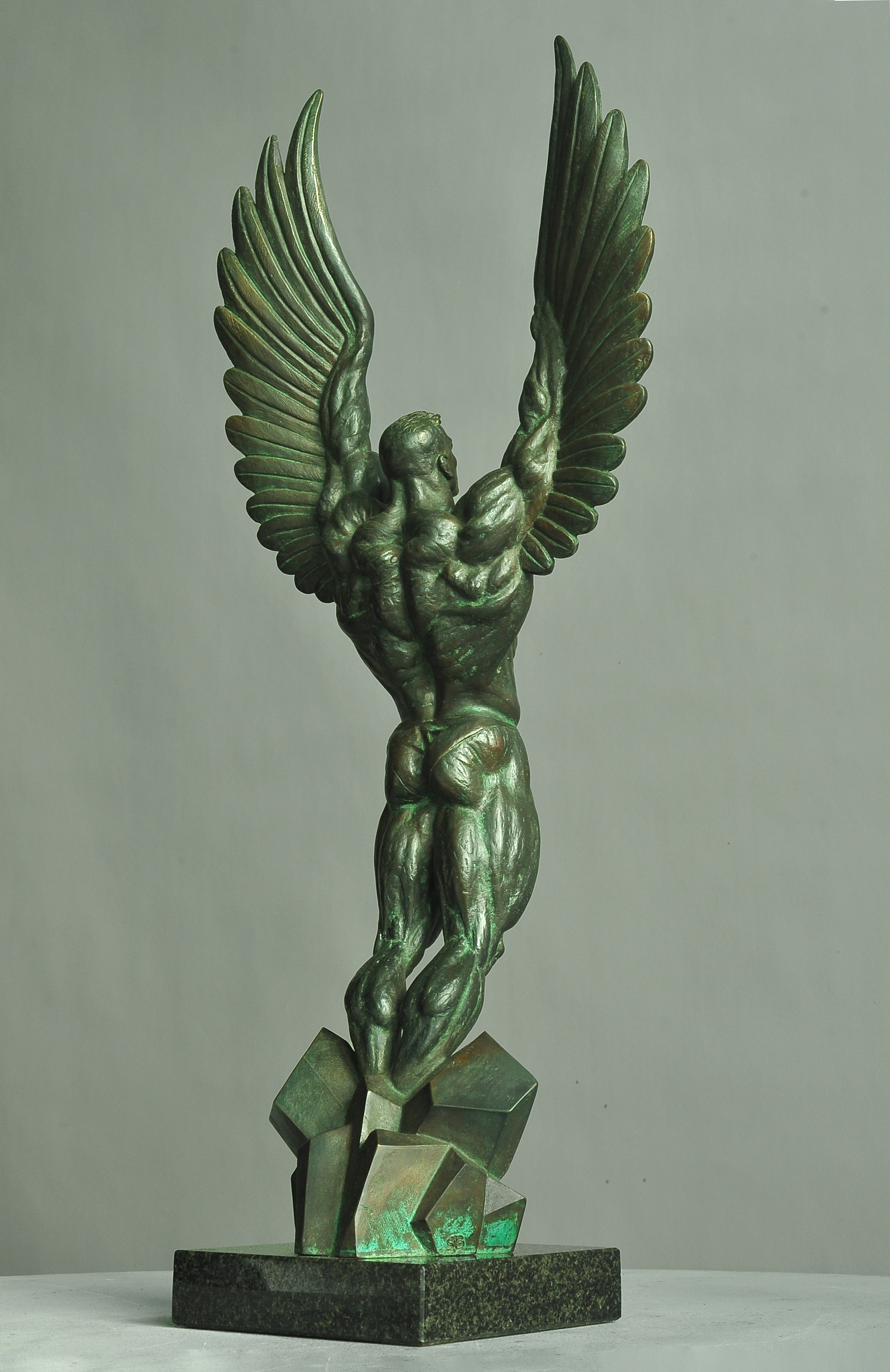 Winner,  bronze sculpture by Sergey Bondarenko — alternate angle 2