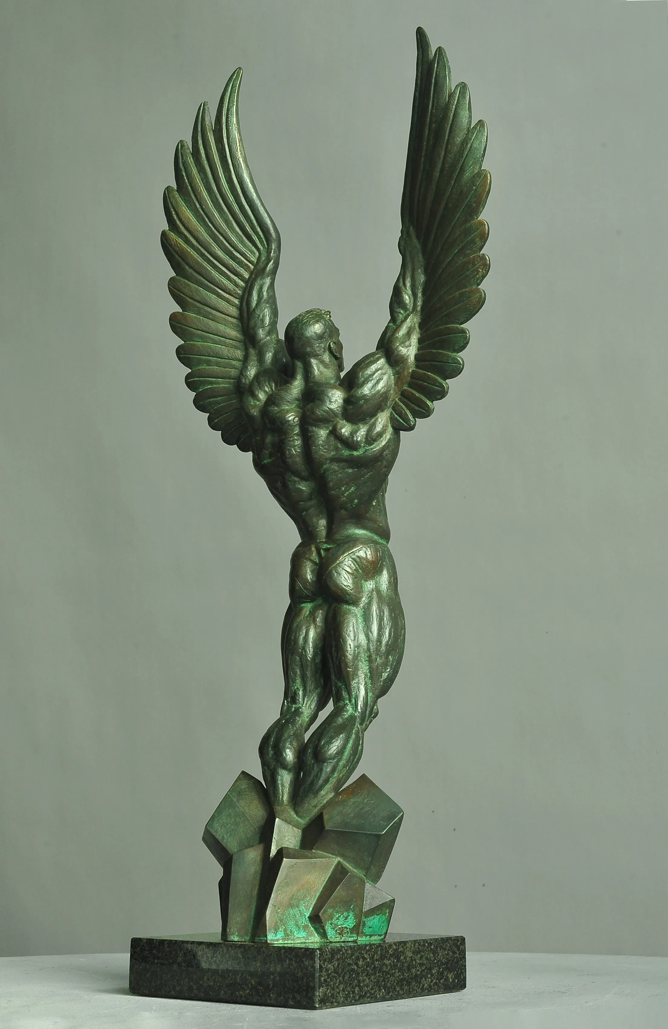 Winner,  bronze sculpture by Sergey Bondarenko — alternate angle 2
