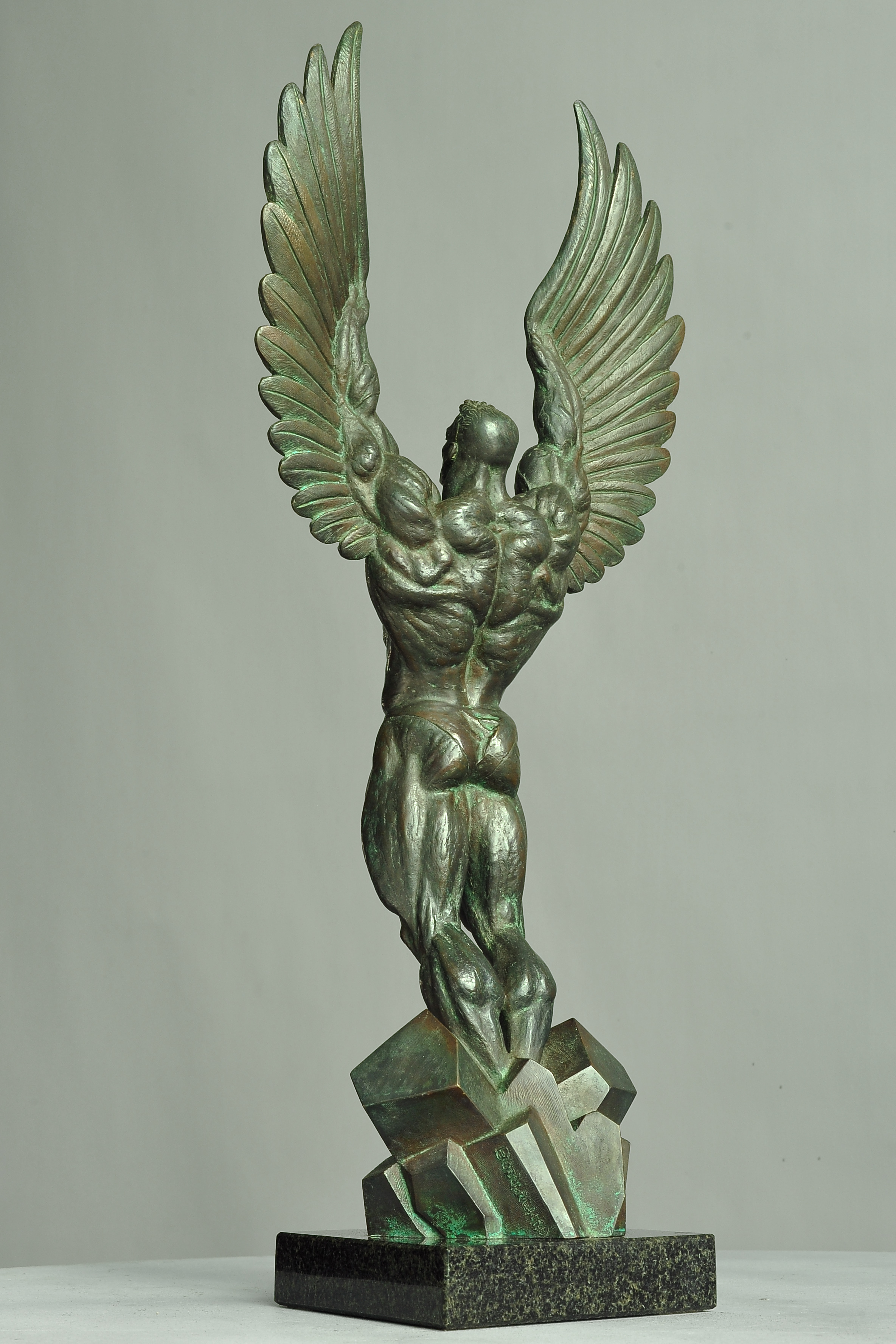 Winner,  bronze sculpture by Sergey Bondarenko — alternate angle 4