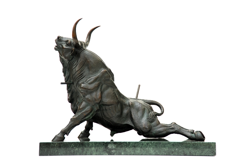 Last aurochs, bronze sculpture by Sergey Bondarenko — alternate angle 3