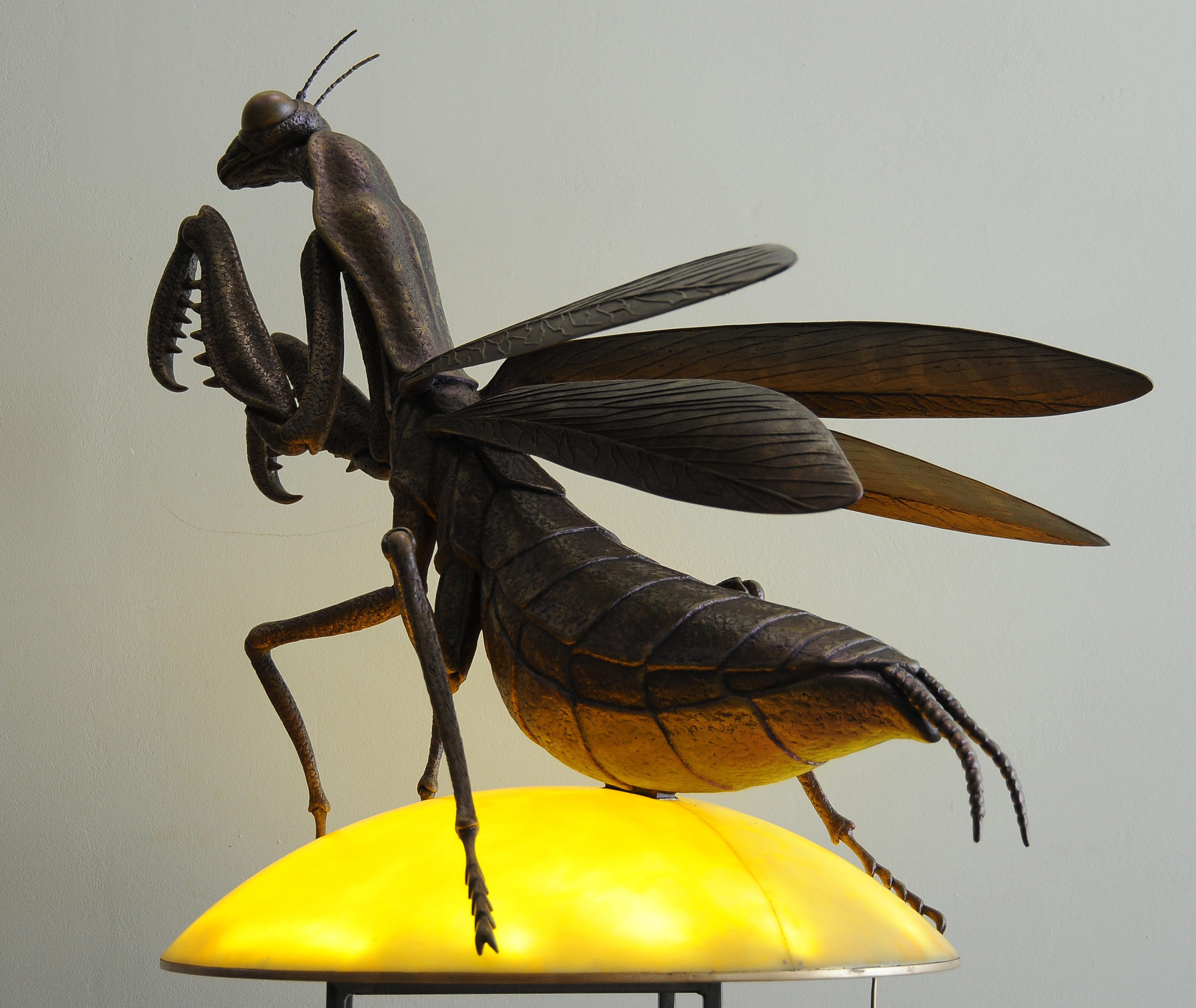 Mantis Lamp, sculpture by Sergey Bondarenko — alternate angle 1
