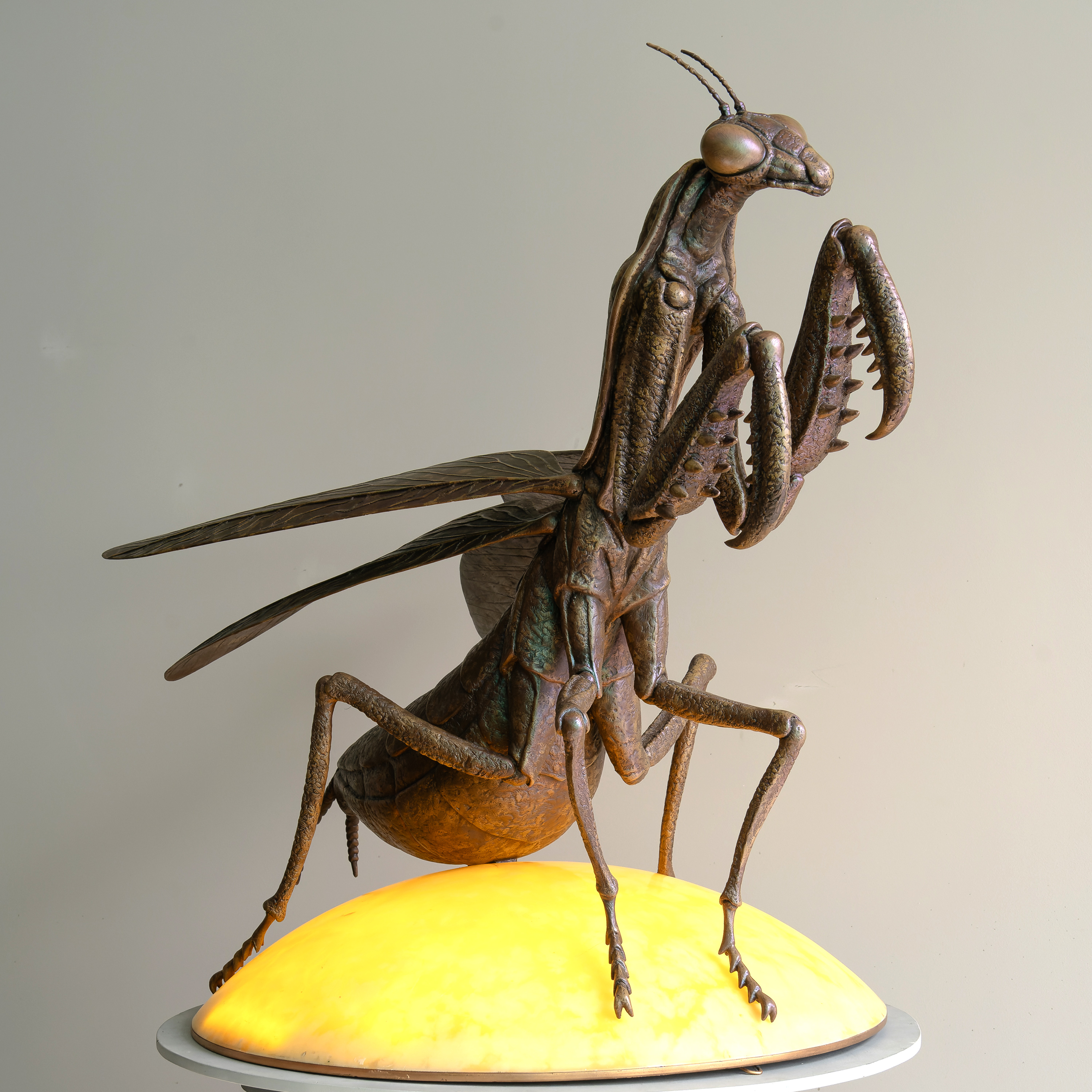 Mantis Lamp, sculpture by Sergey Bondarenko — alternate angle 2