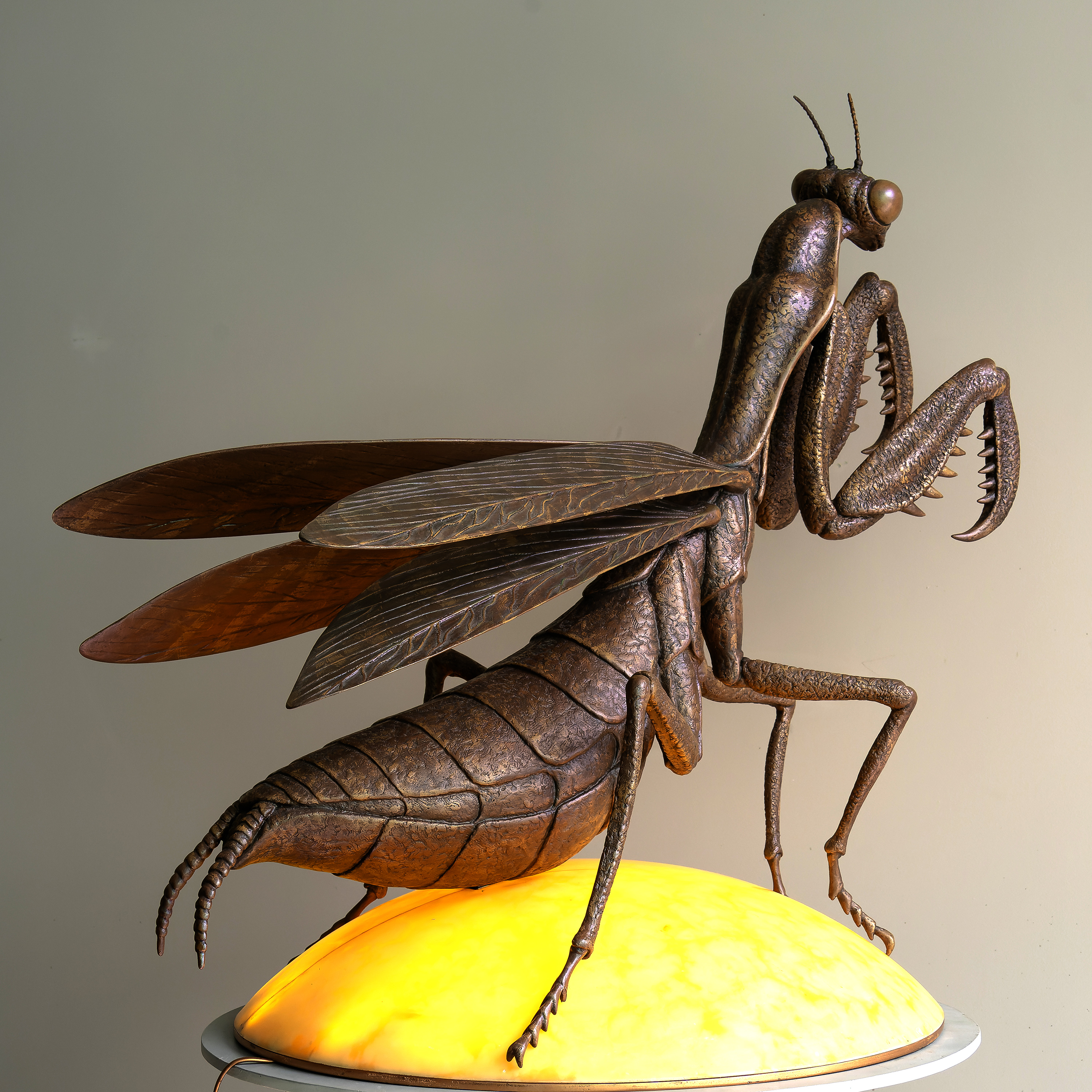 Mantis Lamp, sculpture by Sergey Bondarenko — alternate angle 3