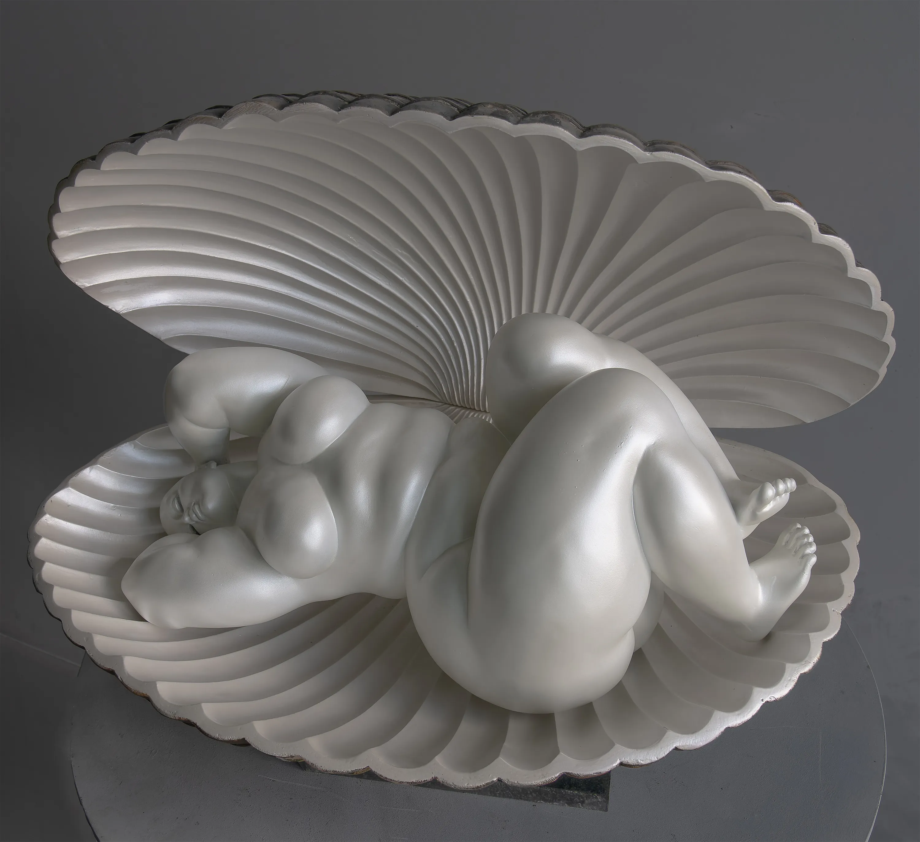 The Pearl Oyster, risen sculpture by Sergey Bondarenko — alternate angle 2