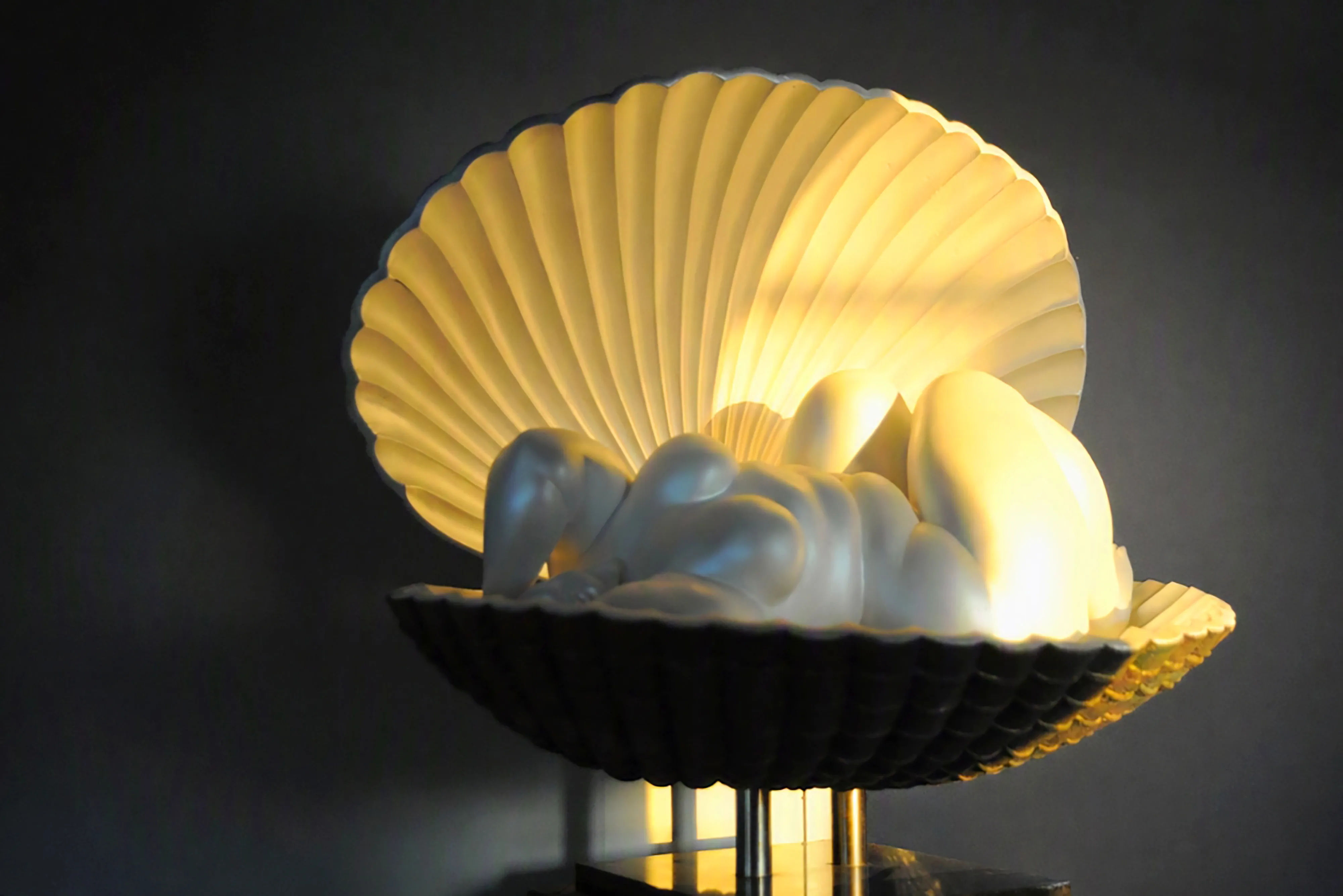 The Pearl Oyster, risen sculpture by Sergey Bondarenko — alternate angle 4